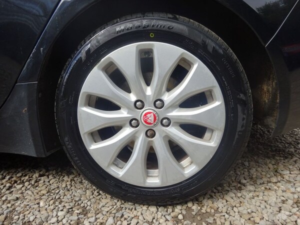 Used Jaguar XE 2016 for sale - 72174649: Photo 9