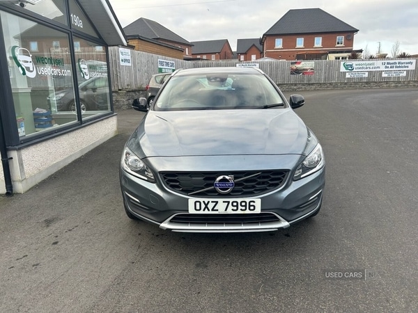 Used Volvo V60 2017 for sale - 77120950: Photo 2