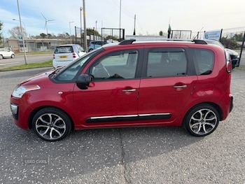 Used Citroen C3 Picasso 2017 for sale - 77599400: Photo