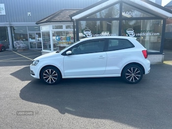 Used Volkswagen Polo 2015 for sale - 77978760: Photo