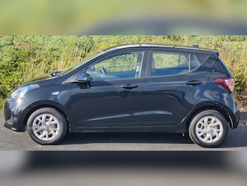 Used Hyundai i10 2018 for sale - 75810515: Photo