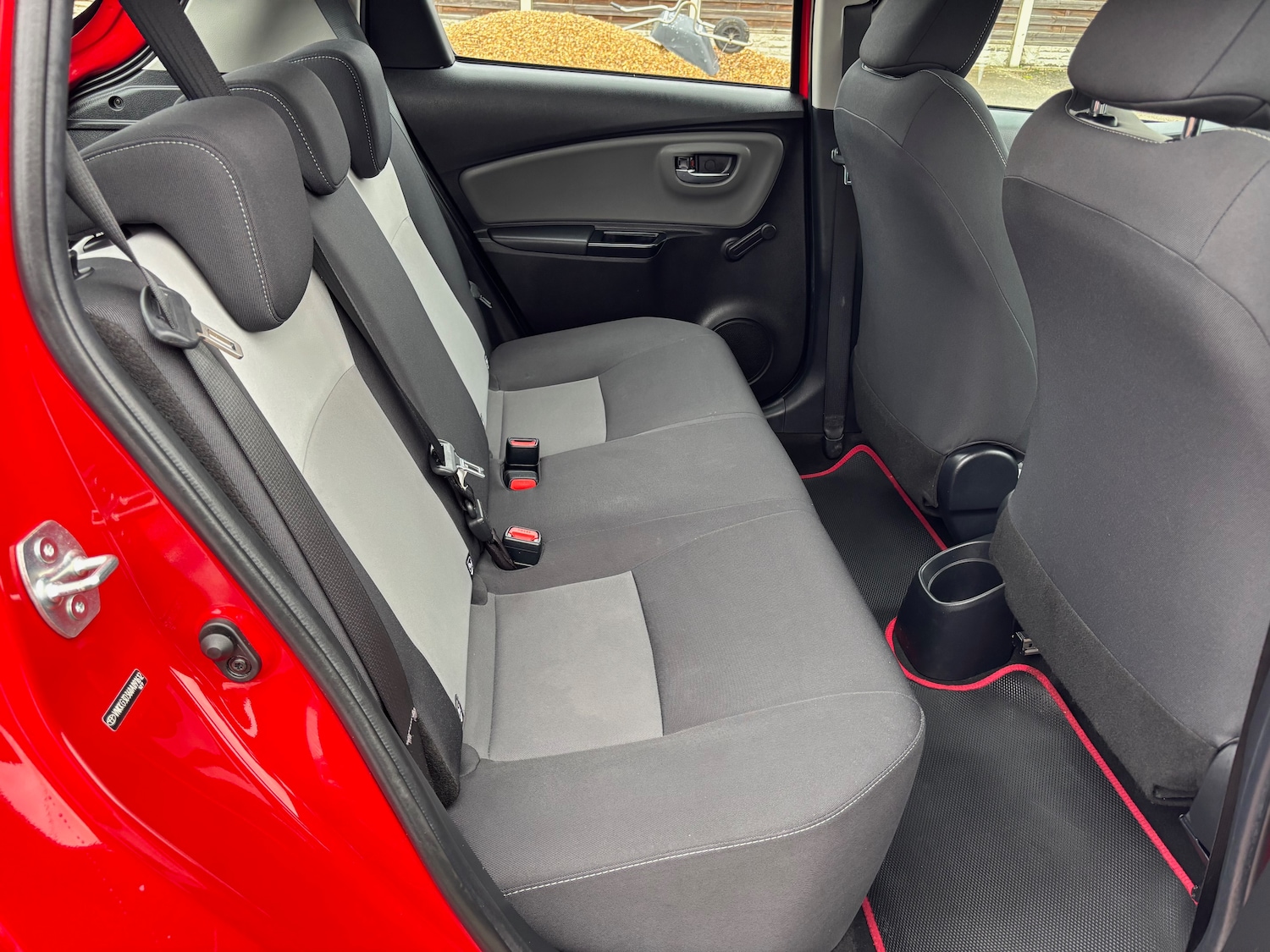 Used Toyota Yaris 2018 for sale - 76699722: Photo 15