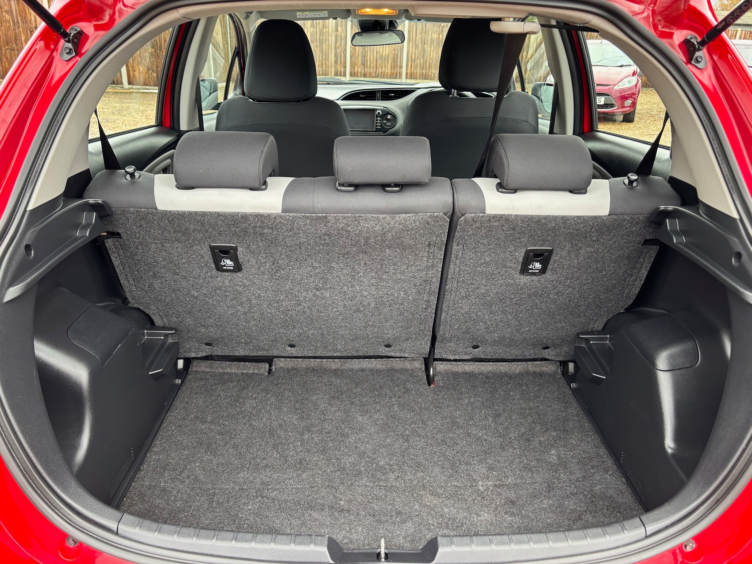 Used Toyota Yaris 2018 for sale - 76699722: Photo 17