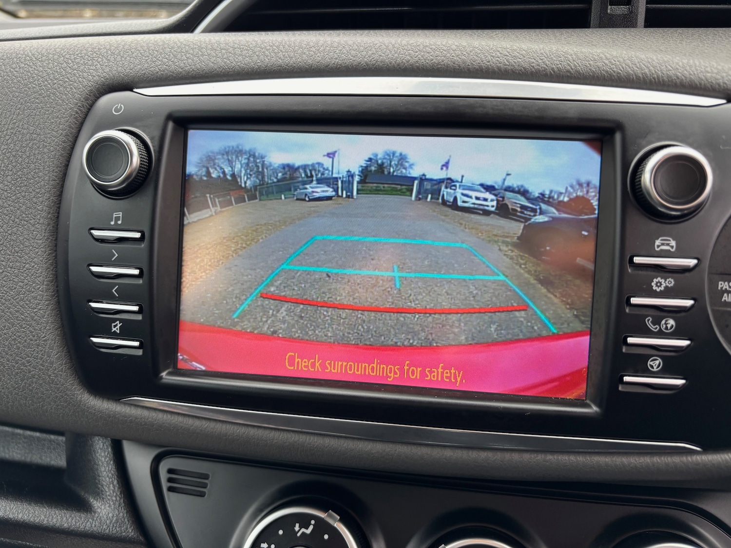 Used Toyota Yaris 2018 for sale - 76699722: Photo 19