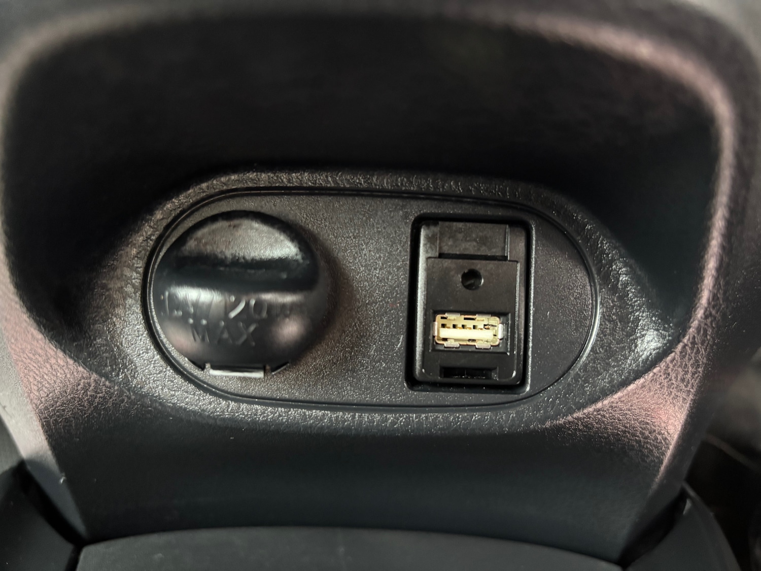 Used Toyota Yaris 2018 for sale - 76699722: Photo 23