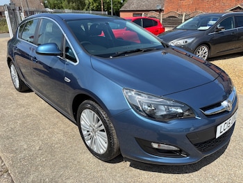 Used Vauxhall Astra 2015 for sale - 78759015: Photo