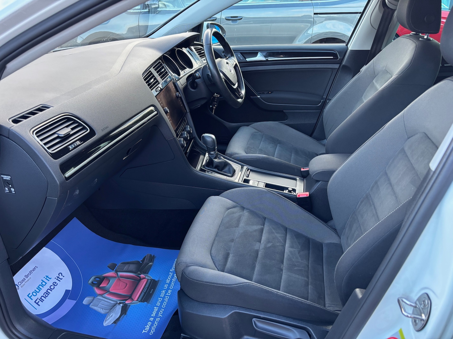 Used Volkswagen Golf 2017 for sale - 76369548: Photo 17