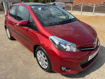 Used Toyota Yaris 2012 for sale - 79424579: Photo