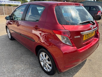 Used Toyota Yaris 2012 for sale - 79424579: Photo