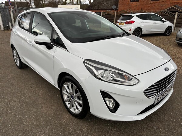 Used Ford Fiesta 2018 for sale - 74010432: Photo 1