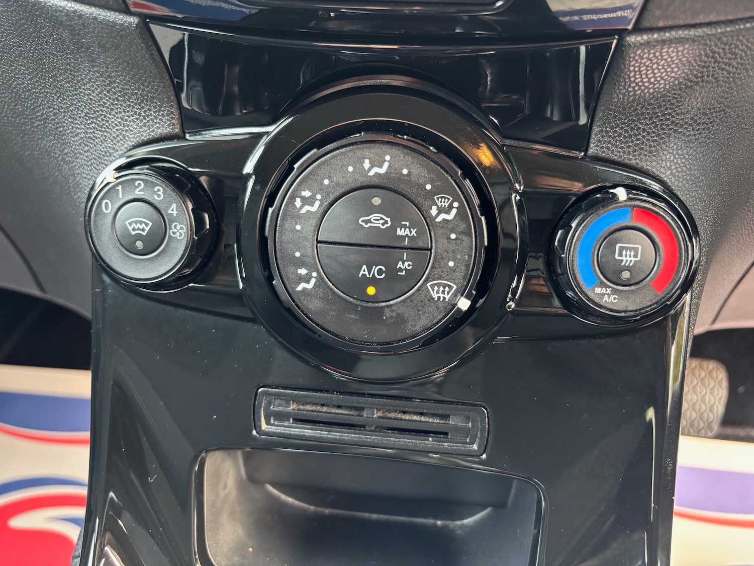 Used Ford Fiesta 2017 for sale - 76418610: Photo 18