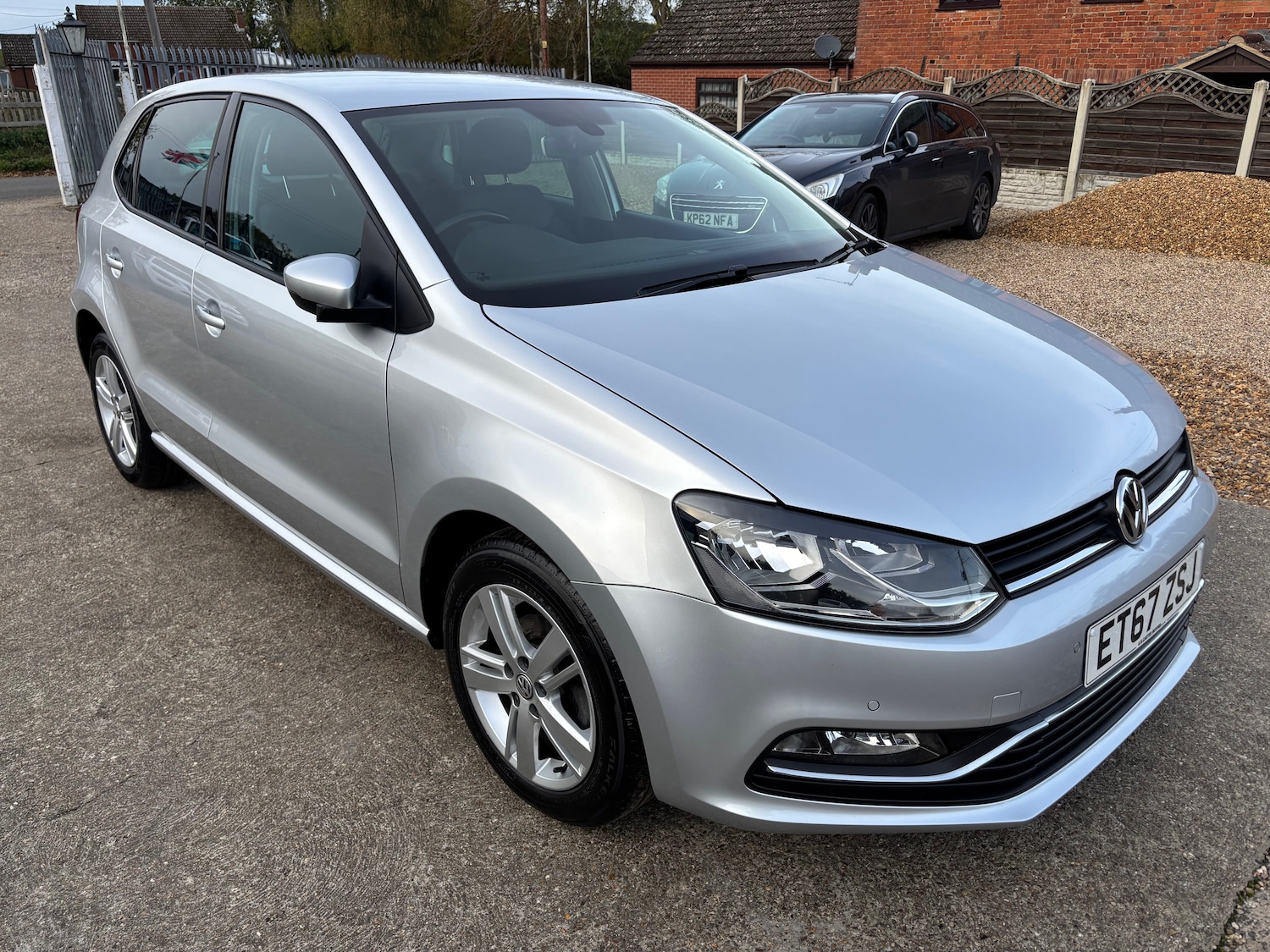 Used Volkswagen Polo 2017 for sale - 76418612: Photo 1
