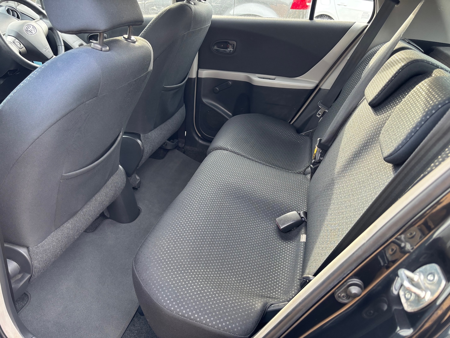 Used Toyota Yaris 2010 for sale - 76511149: Photo 10