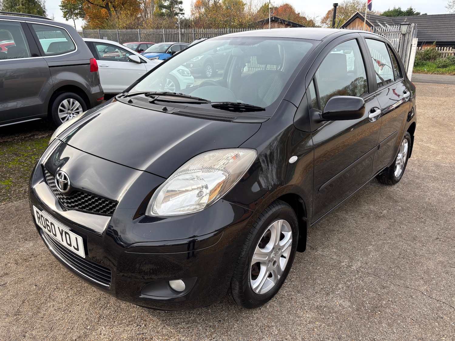 Used Toyota Yaris 2010 for sale - 76511149: Photo 3