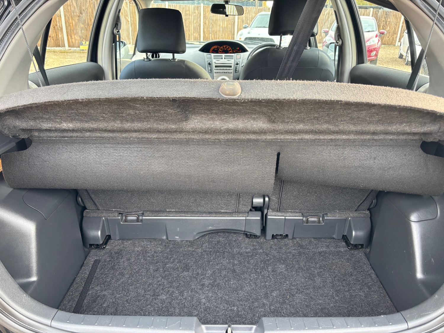 Used Toyota Yaris 2010 for sale - 76511149: Photo 9