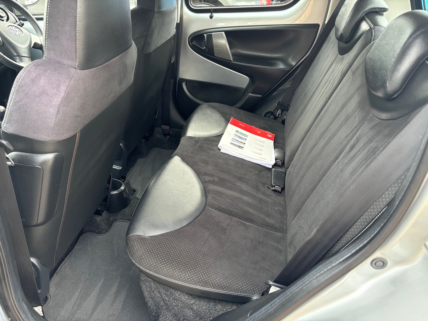 Used Toyota AYGO 2013 for sale - 76149918: Photo 12