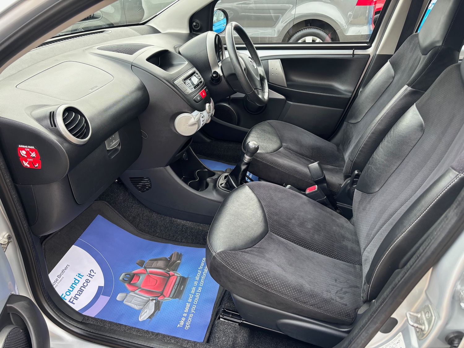 Used Toyota AYGO 2013 for sale - 76149918: Photo 13