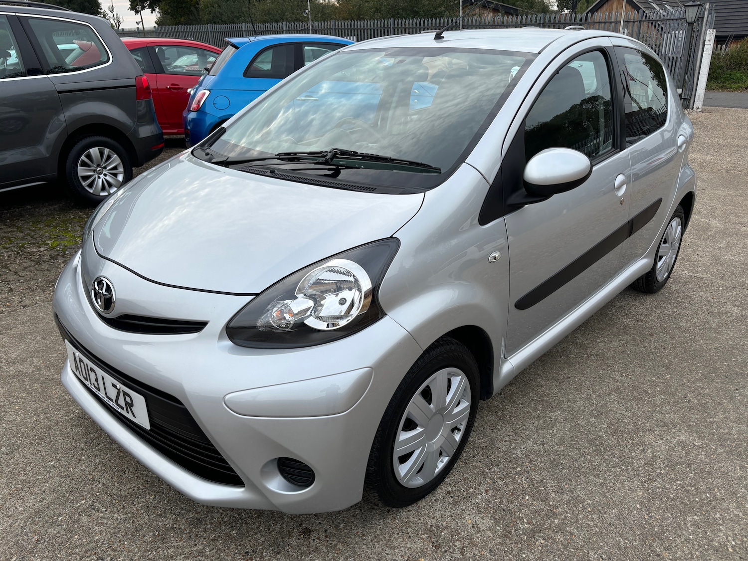 Used Toyota AYGO 2013 for sale - 76149918: Photo 3