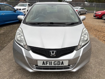 Used Honda Jazz 2011 for sale - 76306131: Photo 2
