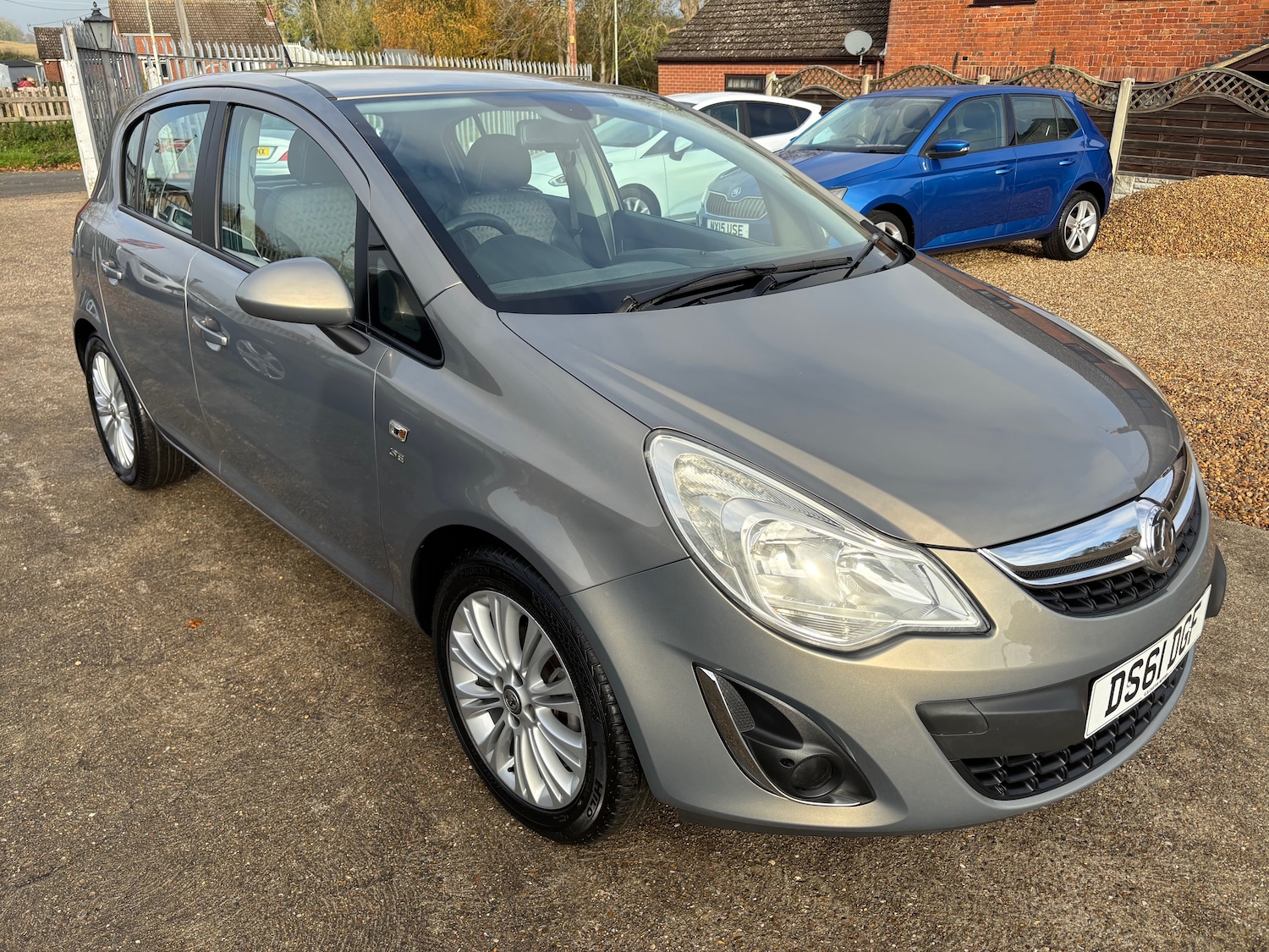 Used Vauxhall Corsa 2012 for sale - 76511150: Photo 1