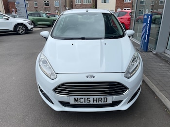 Used Ford Fiesta 2015 for sale - 79295340: Photo