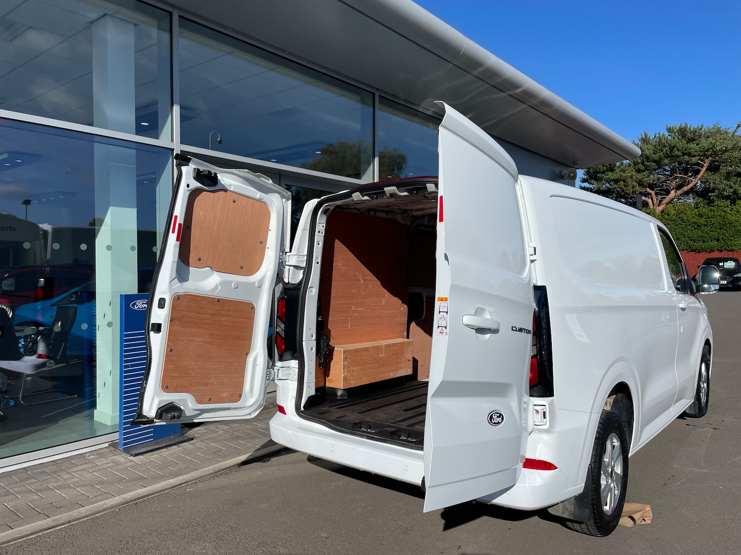 Used Ford Transit Custom 2024 for sale - 77000757: Photo 6