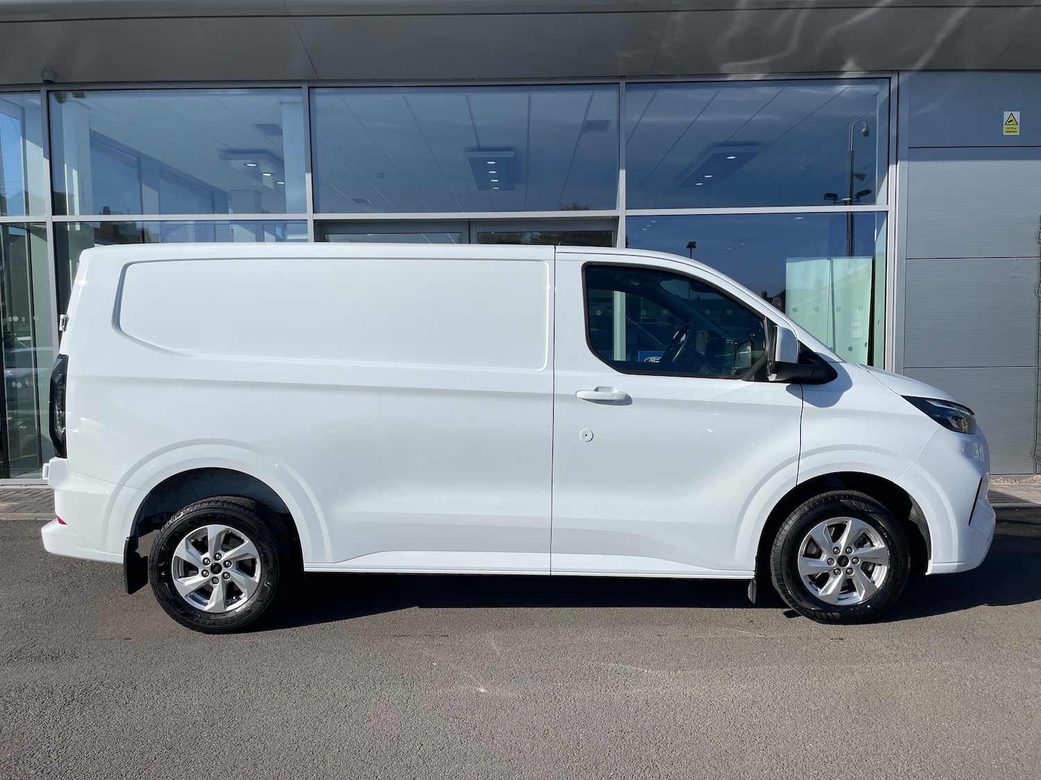 Used Ford Transit Custom 2024 for sale - 77000757: Photo 8