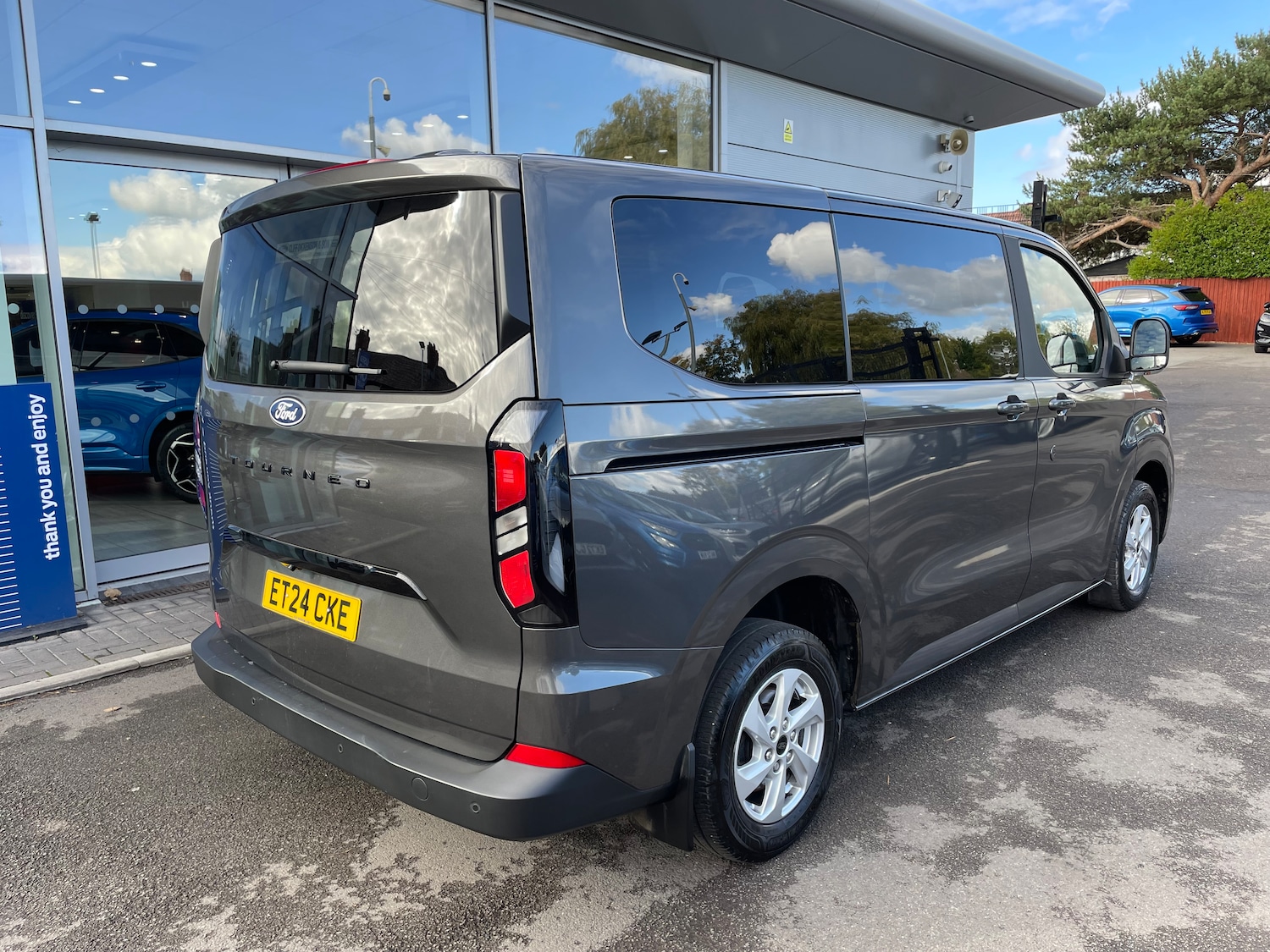 Used Ford Tourneo Custom 2024 for sale - 77000575: Photo 6