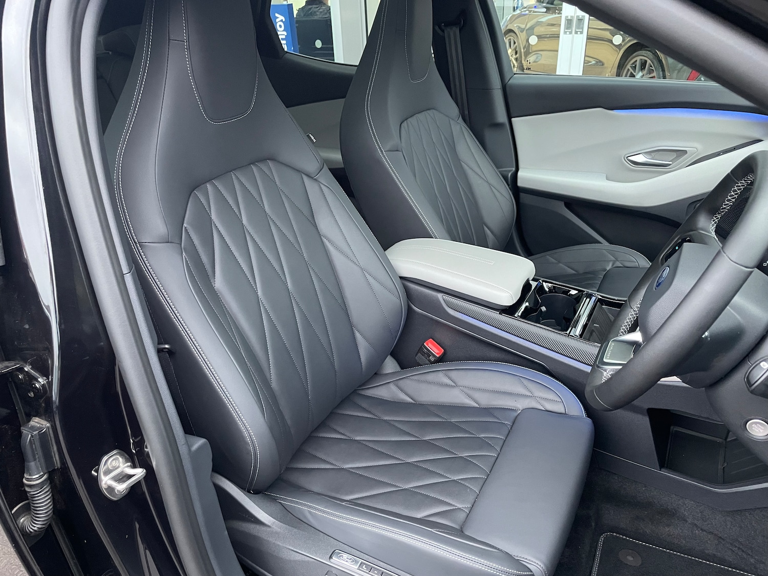 Used Ford Explorer 2024 for sale - 77000606: Photo 13