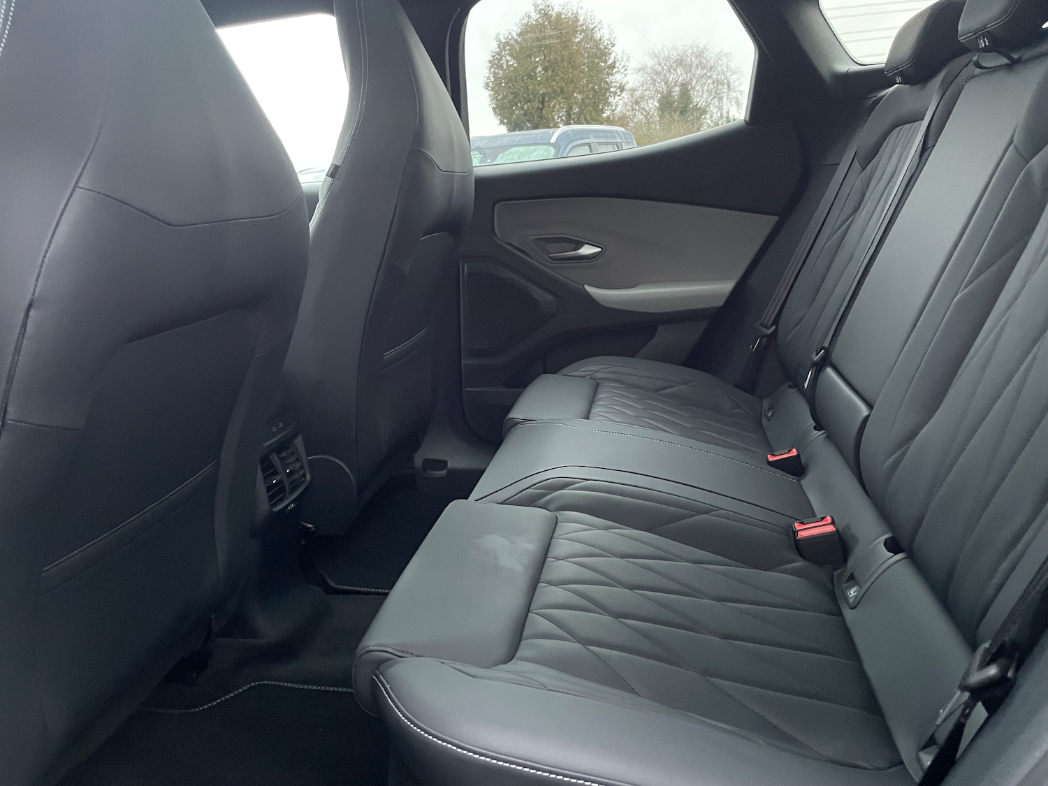 Used Ford Explorer 2024 for sale - 77000606: Photo 16