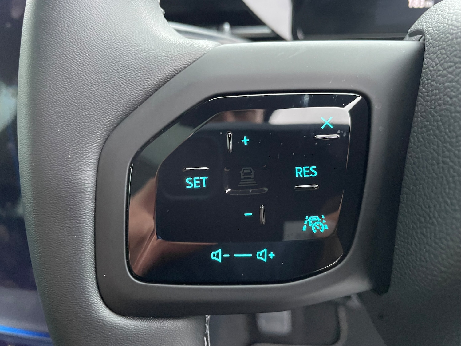 Used Ford Explorer 2024 for sale - 77000606: Photo 33