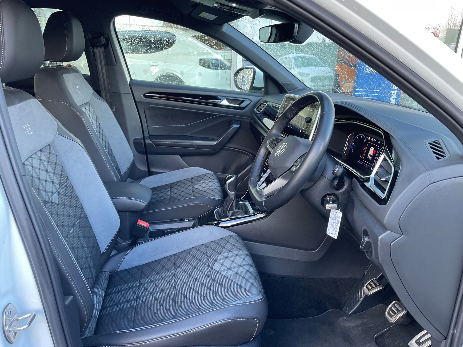 Used Volkswagen T-Roc 2023 for sale - 77579093: Photo 11