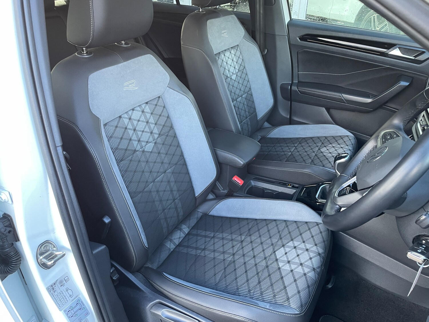 Used Volkswagen T-Roc 2023 for sale - 77579093: Photo 12