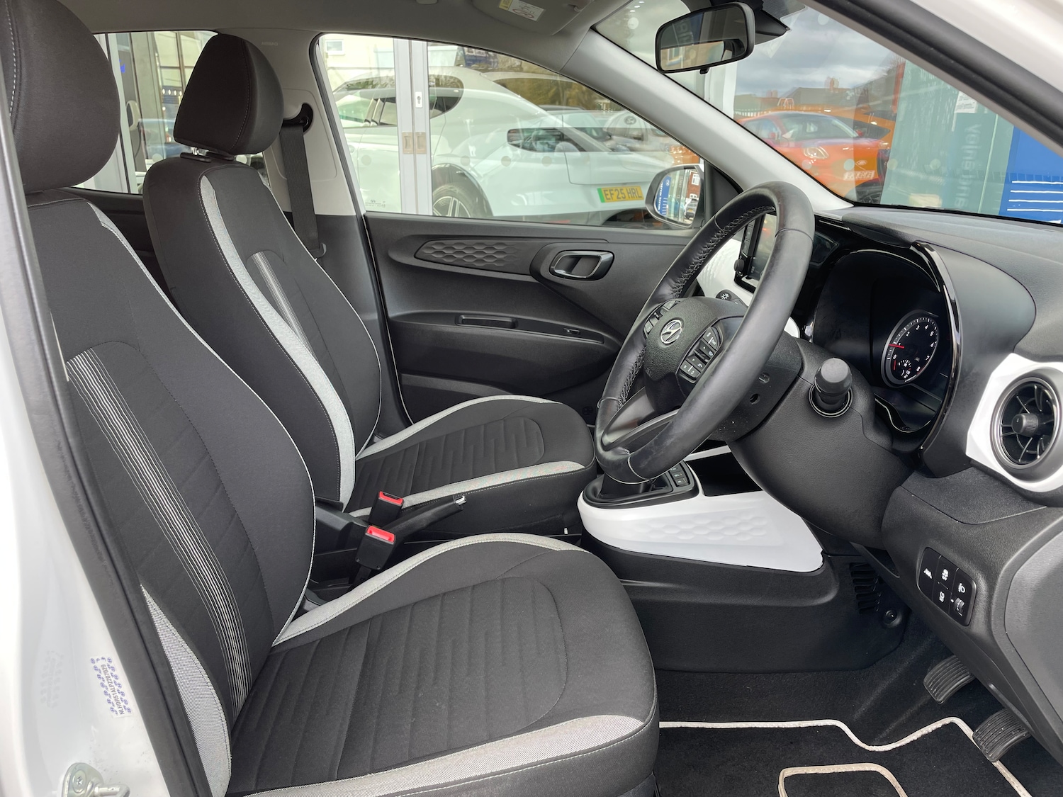 Used Hyundai i10 2023 for sale - 77635589: Photo 11