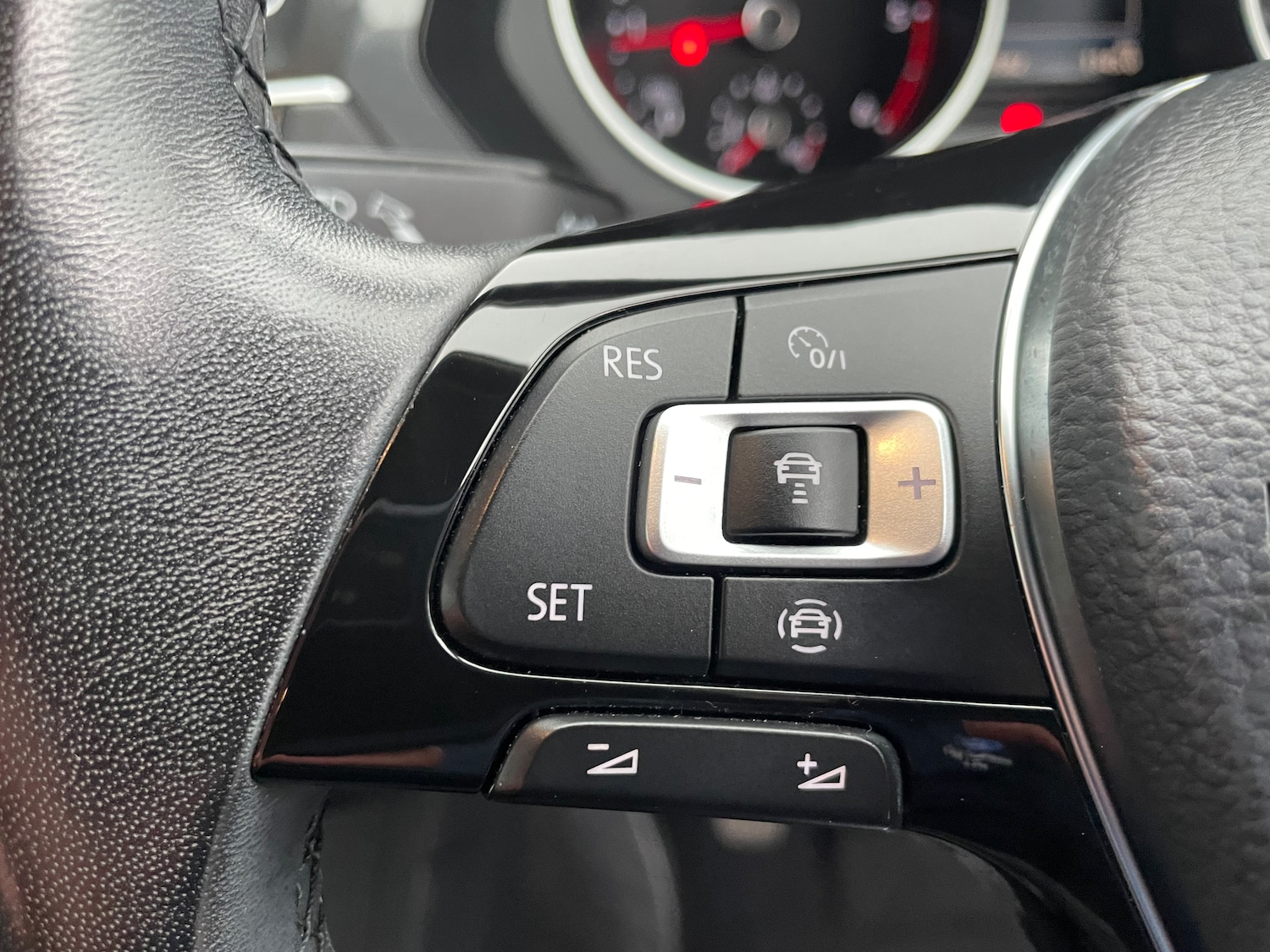 Used Volkswagen Tiguan 2019 for sale - 77148809: Photo 32