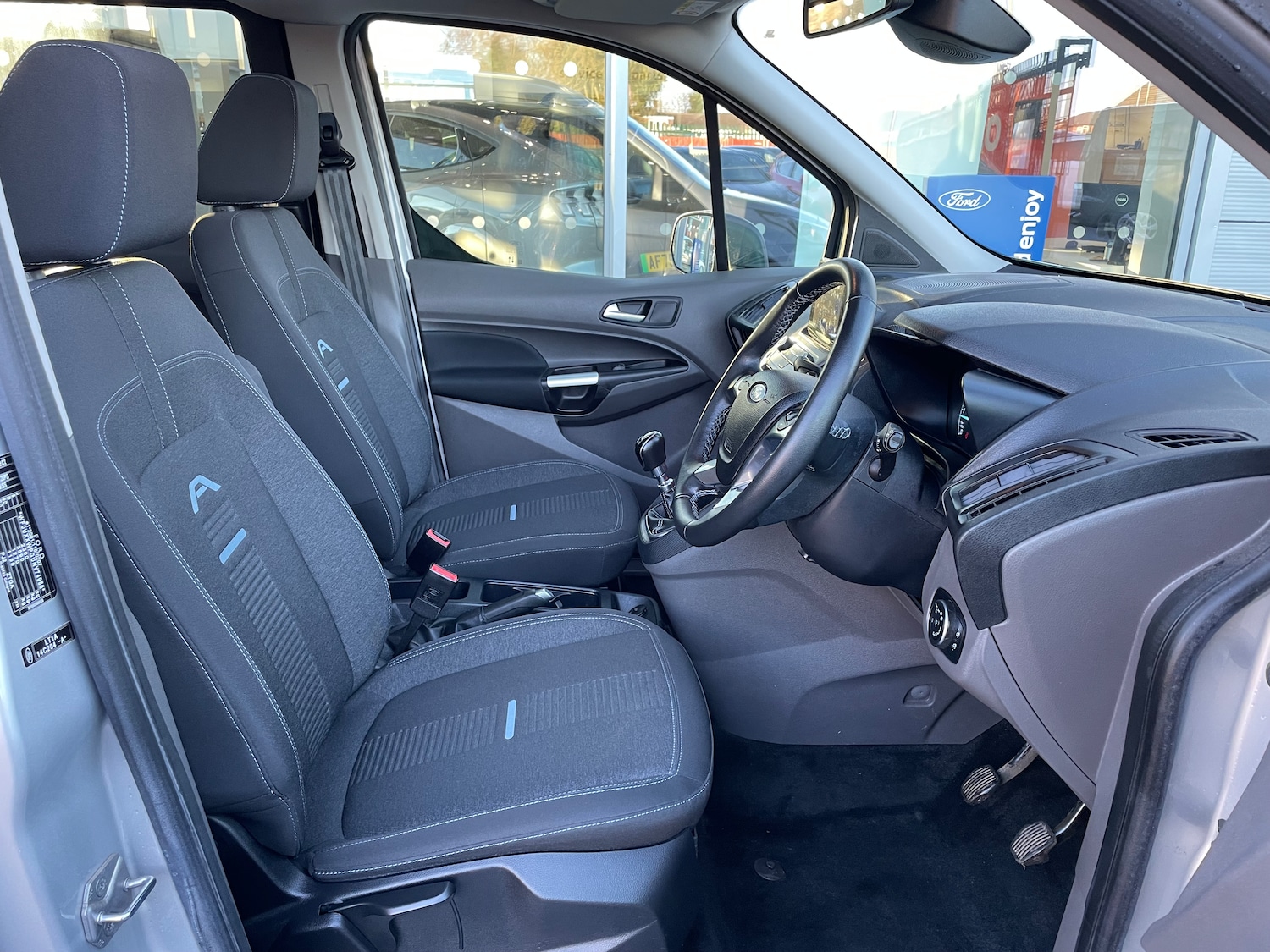 Used Ford Grand Tourneo Connect 2022 for sale - 77000597: Photo 11