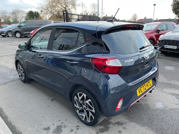 Used Hyundai i10 2023 for sale - 77460796: Photo