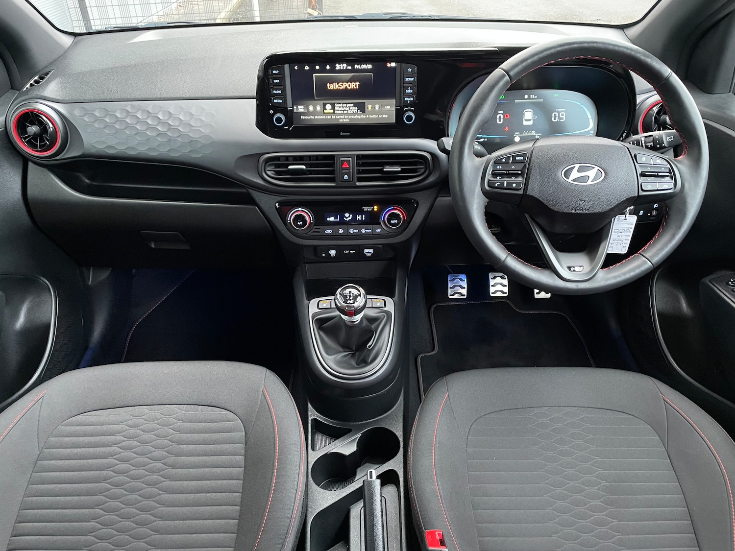 Used Hyundai i10 2024 for sale - 77159592: Photo 9