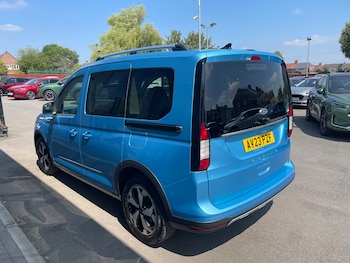 Used Ford Tourneo Connect 2023 for sale - 79215759: Photo