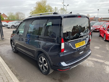 Used Ford Tourneo Connect 2023 for sale - 78304596: Photo