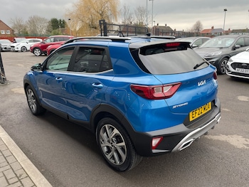 Used Kia Stonic 2022 for sale - 77617197: Photo