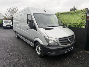 Used Mercedes-Benz Sprinter 2018 for sale - 77213000: Photo