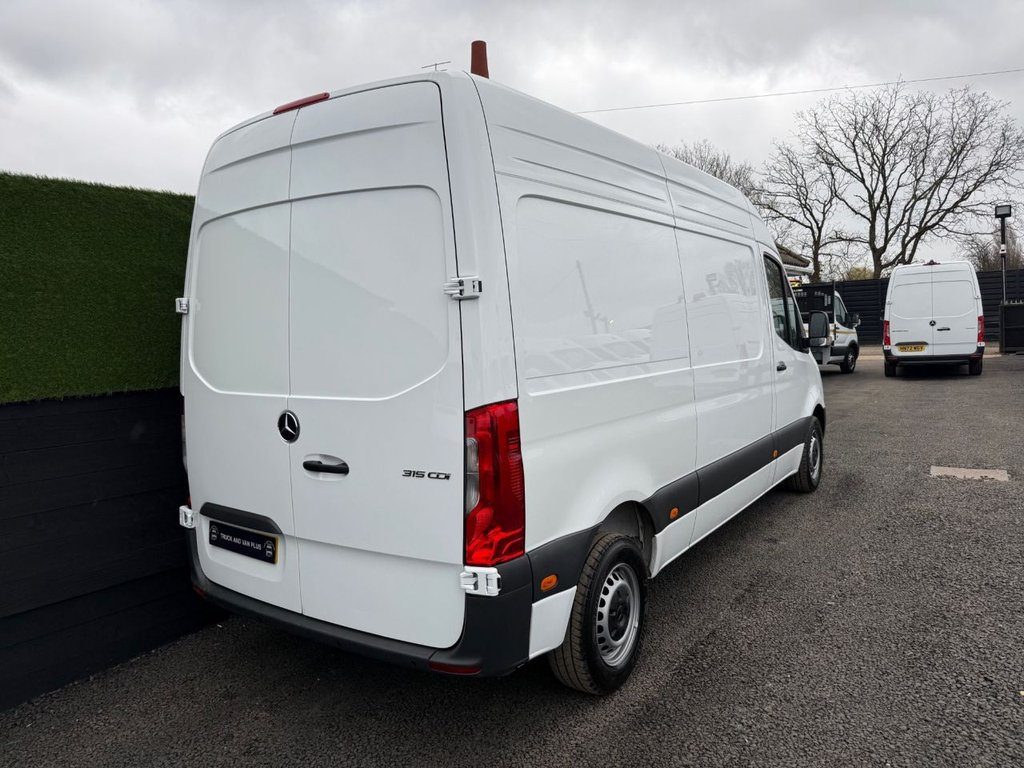 Used Mercedes-Benz Sprinter 2024 for sale - 77681000: Photo 9