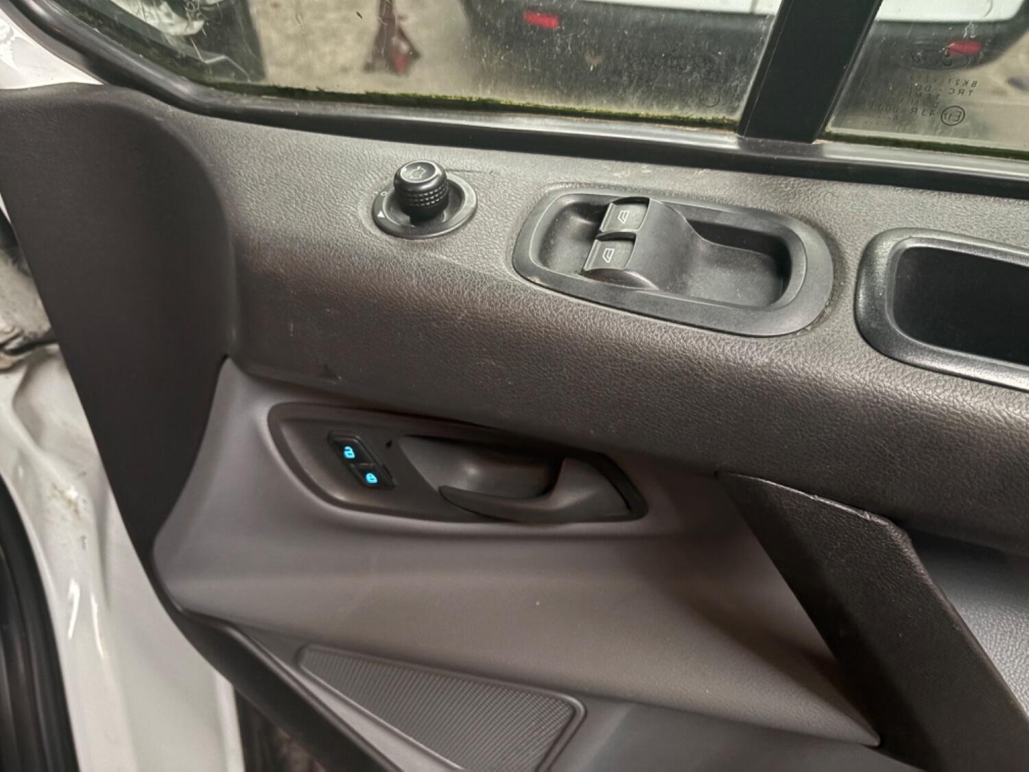 Used Ford Transit Custom 2016 for sale - 76070376: Photo 6