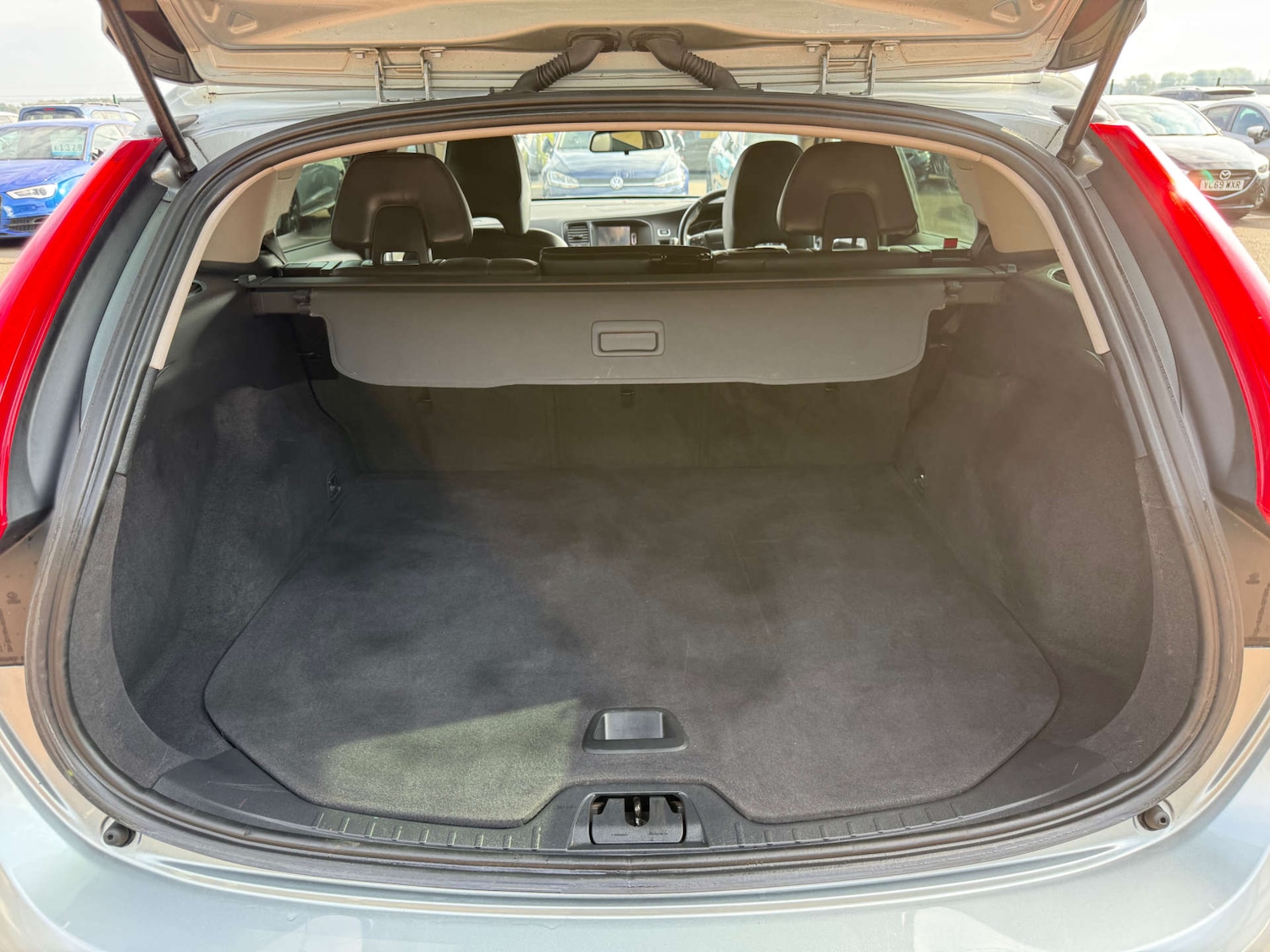 Used Volvo V60 2018 for sale - 76006108: Photo 20