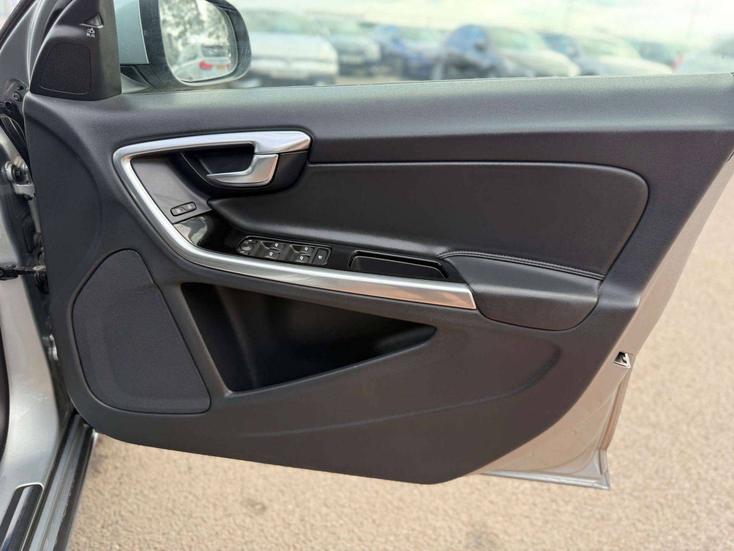 Used Volvo V60 2018 for sale - 76006108: Photo 22