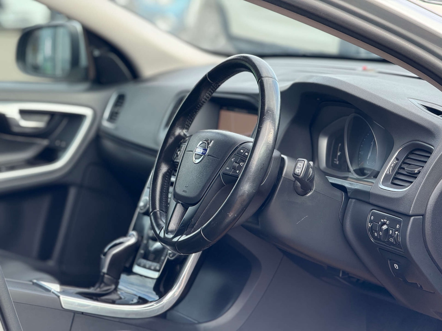 Used Volvo V60 2018 for sale - 76006108: Photo 24