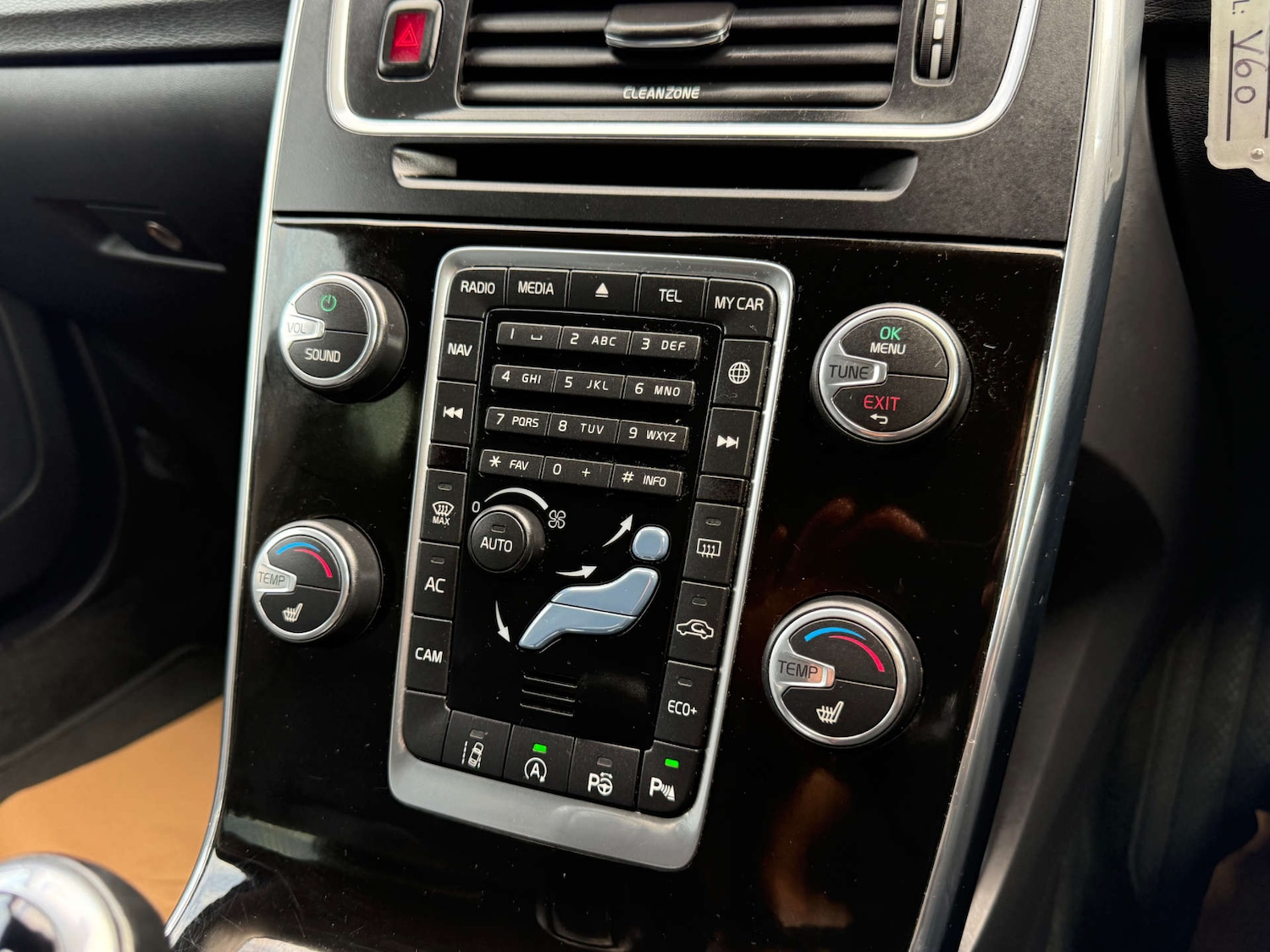 Used Volvo V60 2018 for sale - 76006108: Photo 29