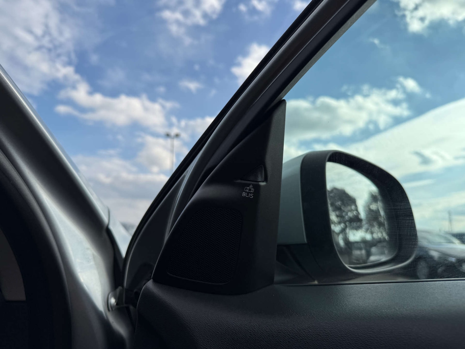 Used Volvo V60 2018 for sale - 76006108: Photo 37