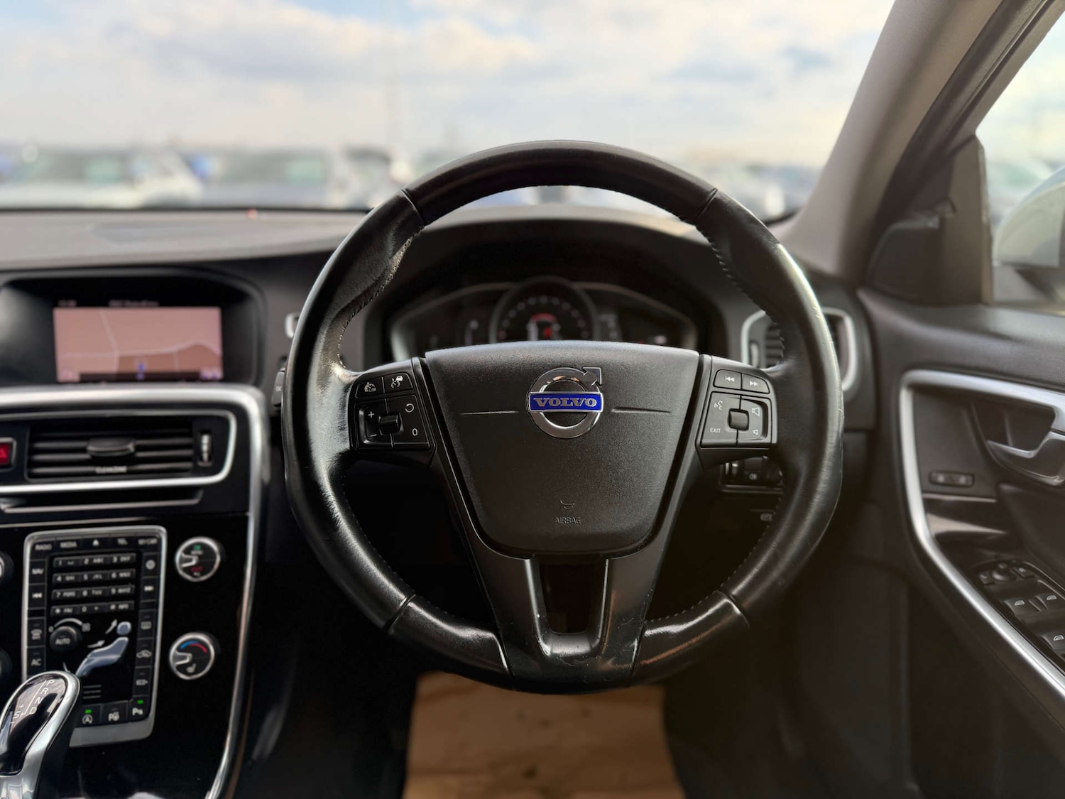 Used Volvo V60 2018 for sale - 76006108: Photo 39